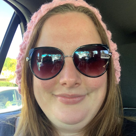 Meet your Posher, Molly - Picture 1 of 1